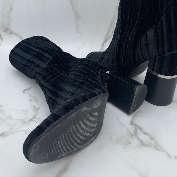 DESIGN LAB velvet striped black on black booties - Picture 3 of 4